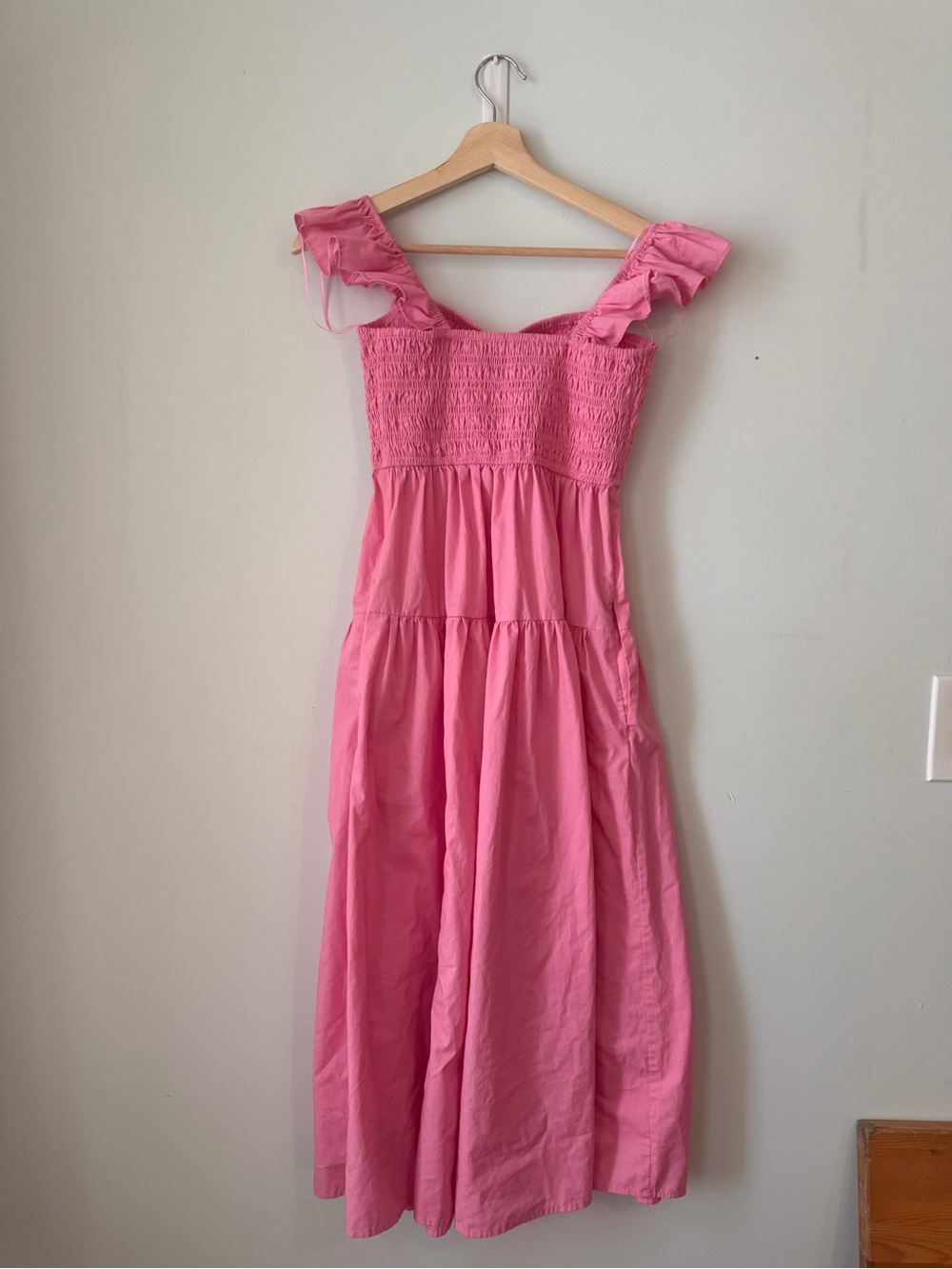 Abercrombie & Fitch Ruffle Strap Smocked Midi Dress 🌸 - Picture 3 of 5